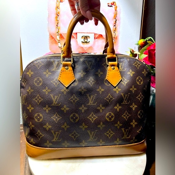 Louis Vuitton Handbags - Louis Vuitton Alma PM vintage GUC